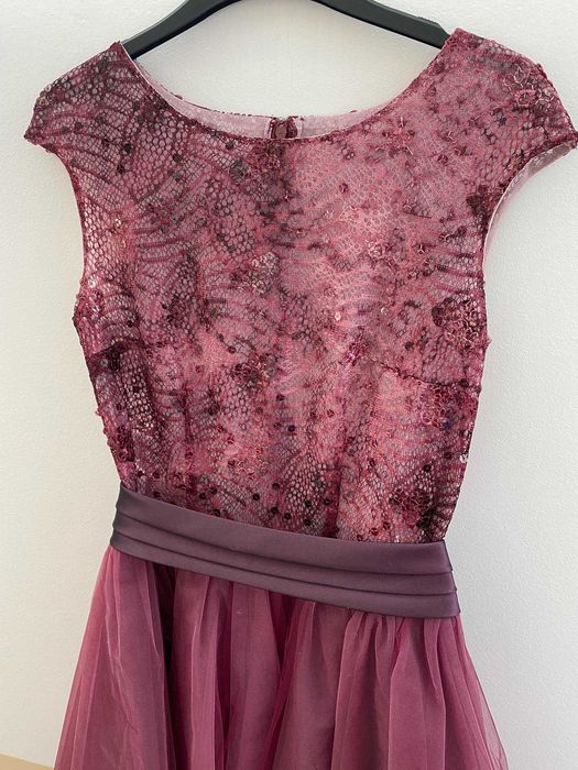 Дамски официални рокли два модела