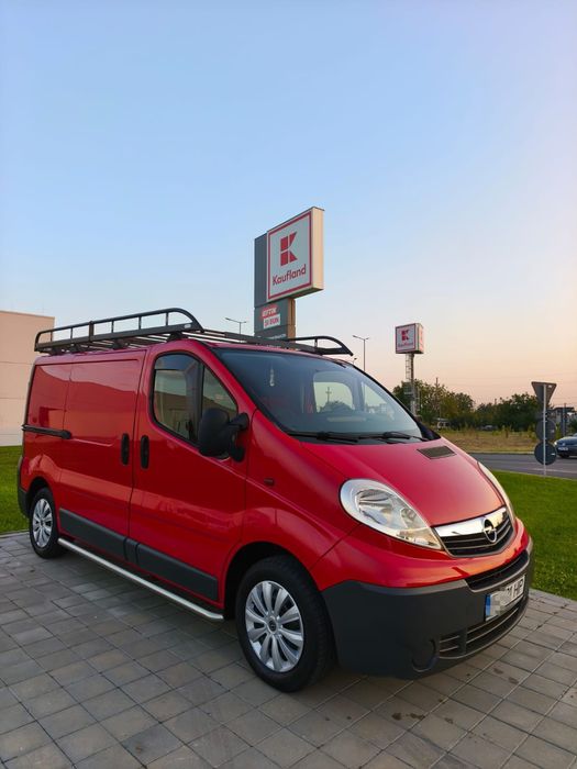 ‼️Vând Opel  Vivaro 2.0 Diesel Automat Clima Navi impecabil‼️