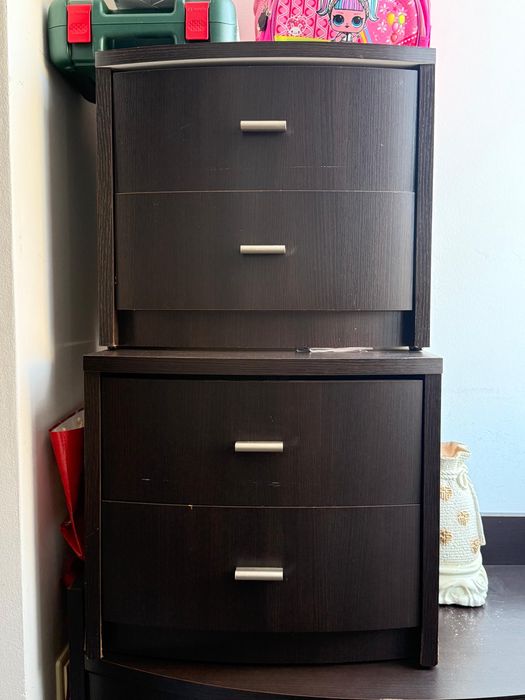 Продается тумбочка и хомут