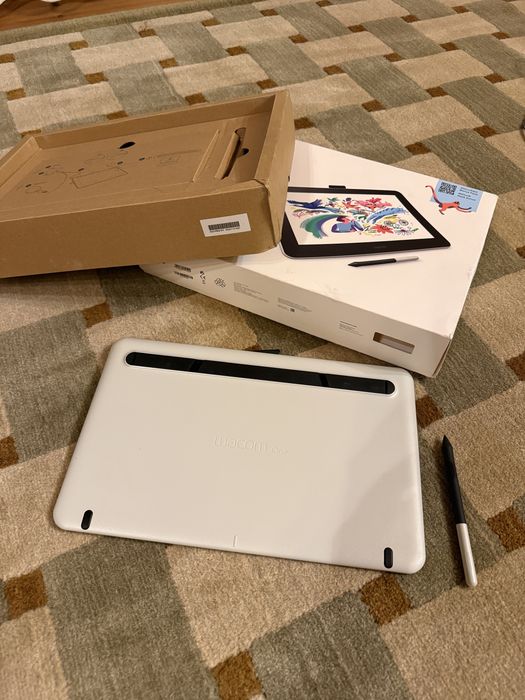 Tableta grafica cu display Wacom One 13