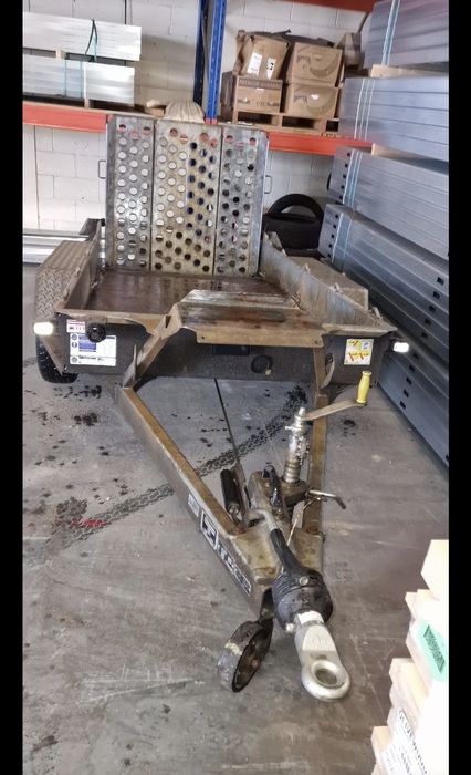 Vând trailers Ifor Williams 2,7 tone