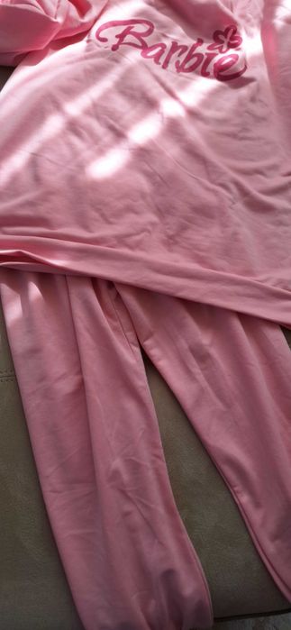 Пролетно/есенен екип. Нов, с етикет. Розов/ barbie. Размер S.