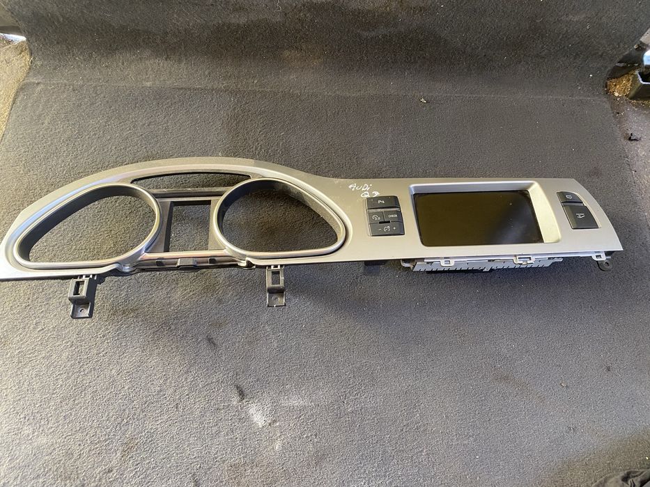 Display  Audi Q7 4L Pret 400 lei