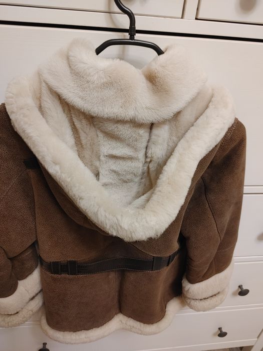 Продам дублёнку на девочку 6-7 лет