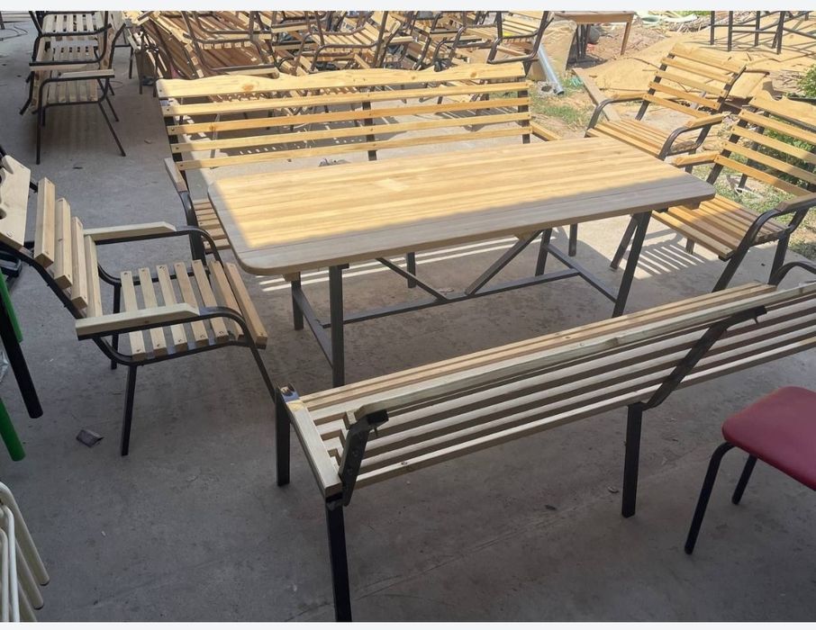 Yozgi dam olish uchun qulay stol-stul (dacha, hovli)