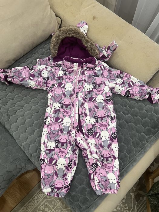 Продам зимний комбинезон для девочкии