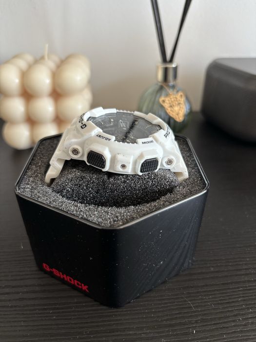 G-Shock GA-110 – White & Black