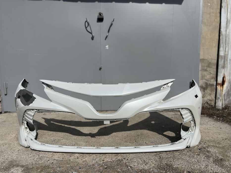 Оригинал бампер Тойото Камри 70