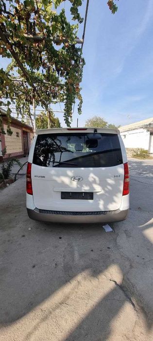 Микроавтобус Hyundai Grand Straia