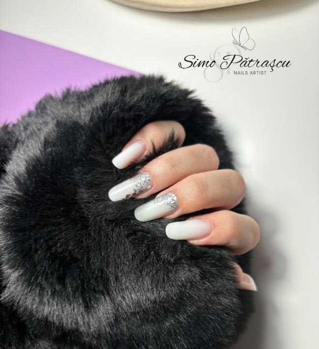 Unghii cu gel/oja semipermanenta