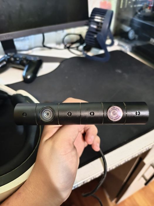 Vând PlayStation 4 slim+ sistem VR întreg