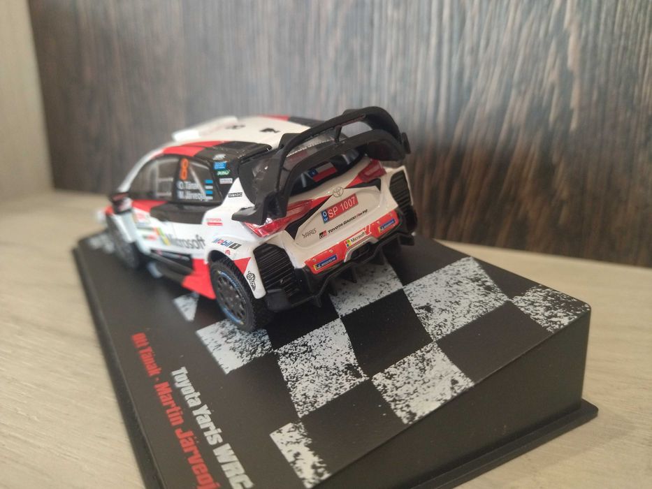 Метална количка Toyota Yaris WRC !!!