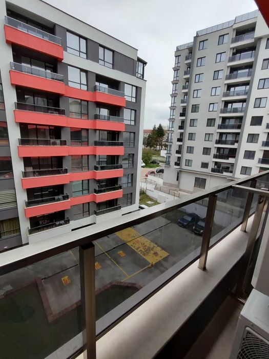 Под наем обзаведен апартамент  с паркомясто в квартал Трошево