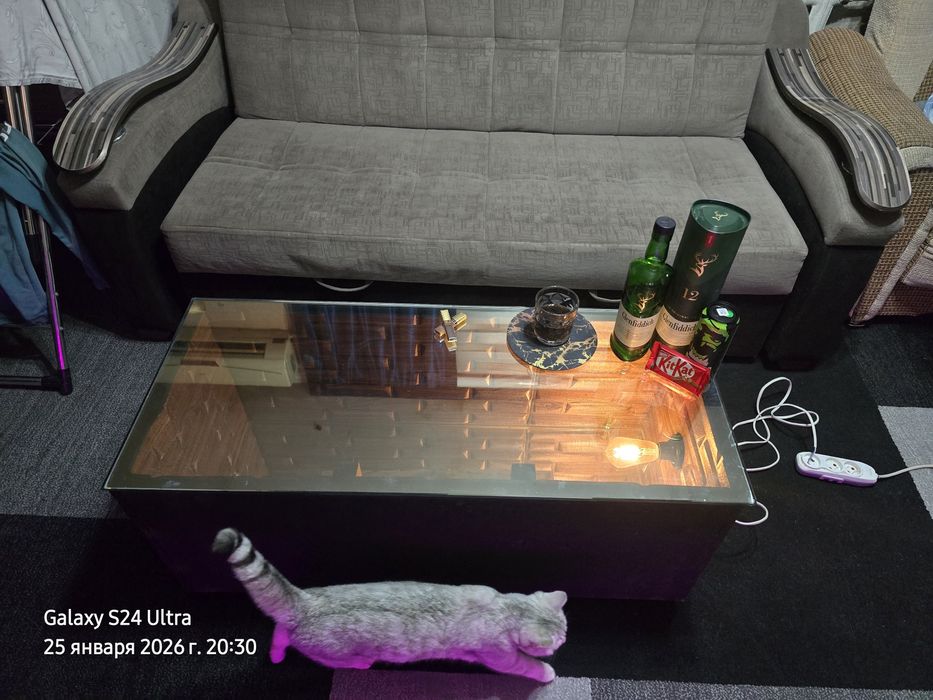 3D стол с эффектом бесконечности