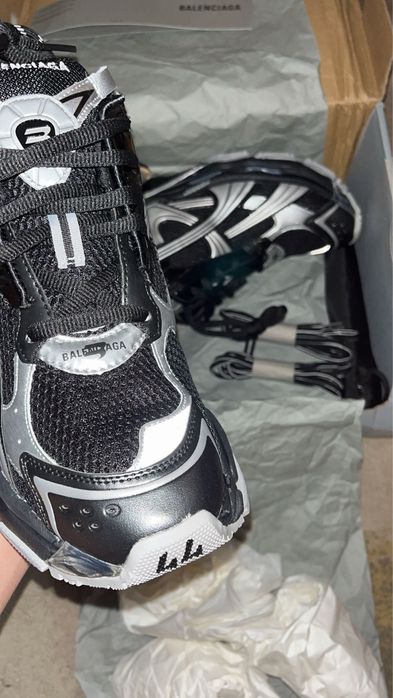 Balenciaga runner