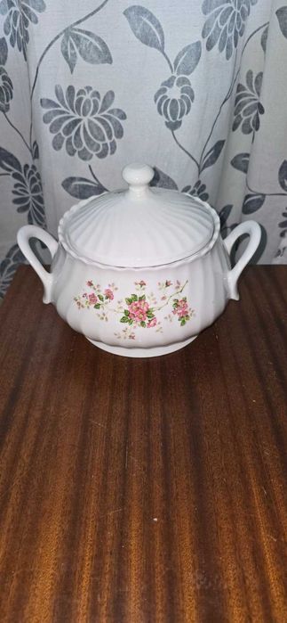 НОВ Ретро комплект български порцелан с цветя супник, сосиера, чиния