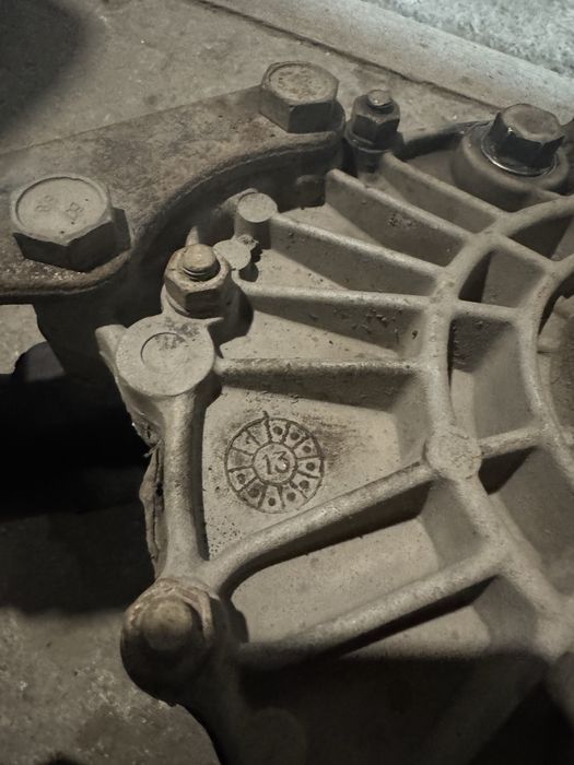 Продам двигатель гранта 8 клп коробка 3 болт 2013 г