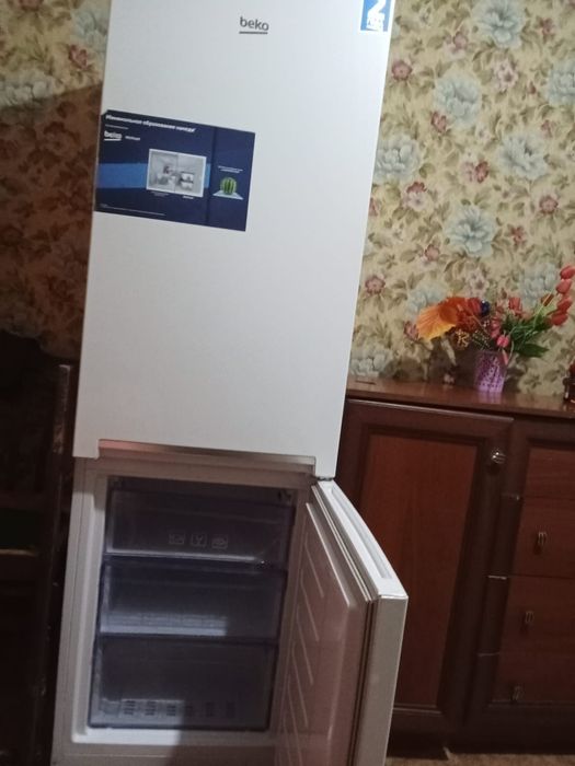 Продам Холодильник Beko 100.000