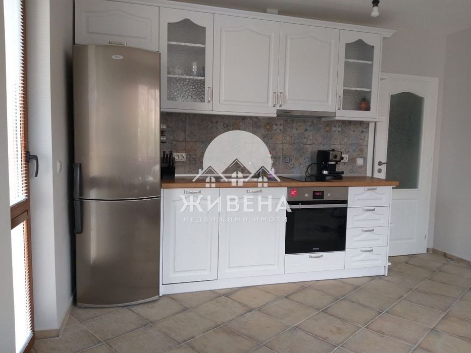 Дава се под наем Тристаен апартамент в Варна, Операта - 80 кв.м за 818 € - Снимка #1