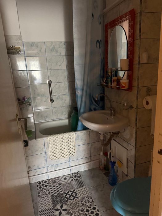 Vand apartament cu 3 camere mobilat
