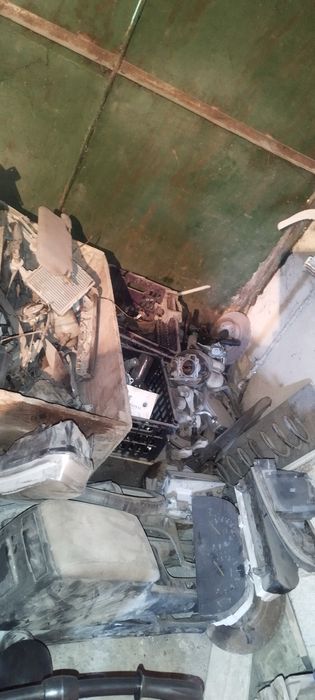 Запчасти на Ниссан лаурель