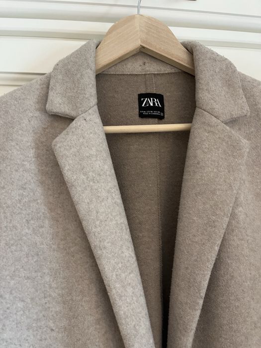Pardesiu Zara in stare foarte buna