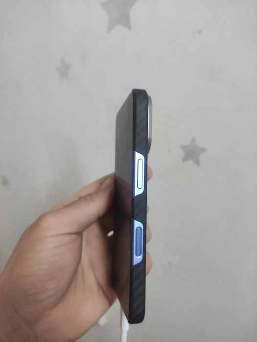 iPhone 16 в идеальном состоянии