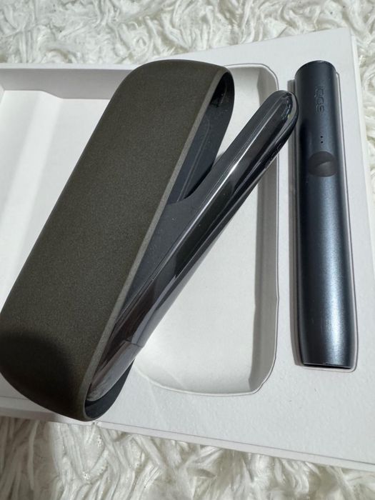IQOS Iluma standard, stare impecabilă, cu cutie și încărcător