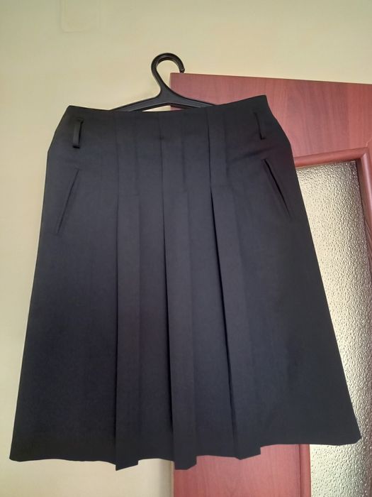 Юбка, көйлек сатылады