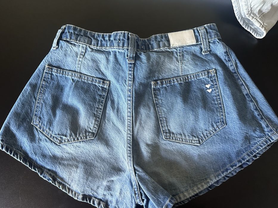 Blugi scurti, model evazat, fustita,