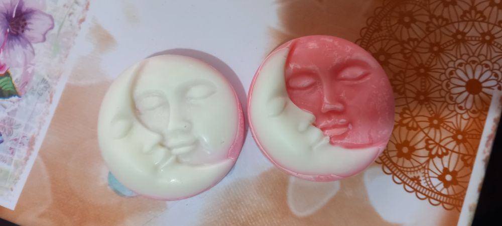 Frumuseți din ceara și sapun