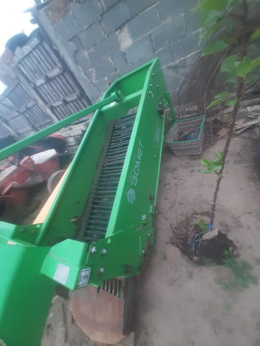 Vândă scos cartofi bomet an stare foarte bună