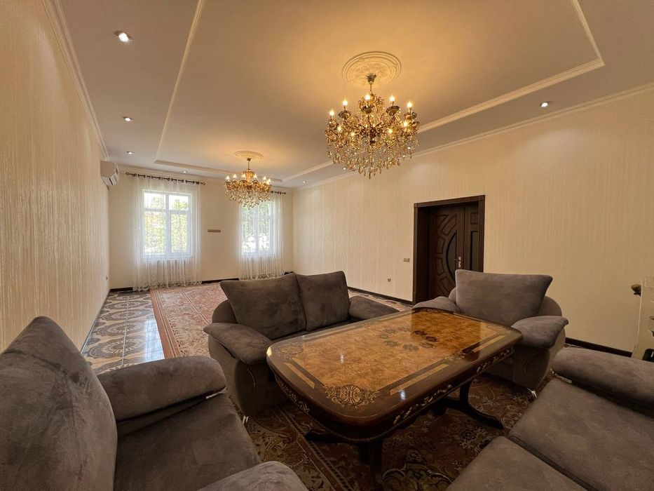 Дом Алишеробод Учхоз