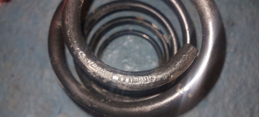 Arc spiral punte față Ford Focus 3