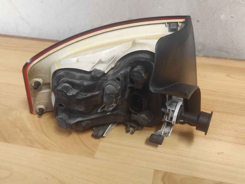 A4 B7 Заден десен стоп (седан)