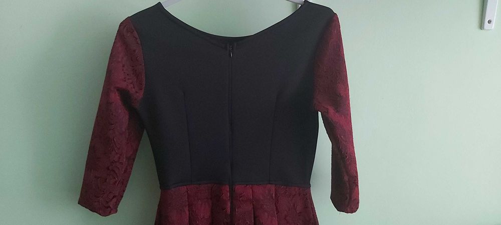 Rochie rosie si negru de ocazie