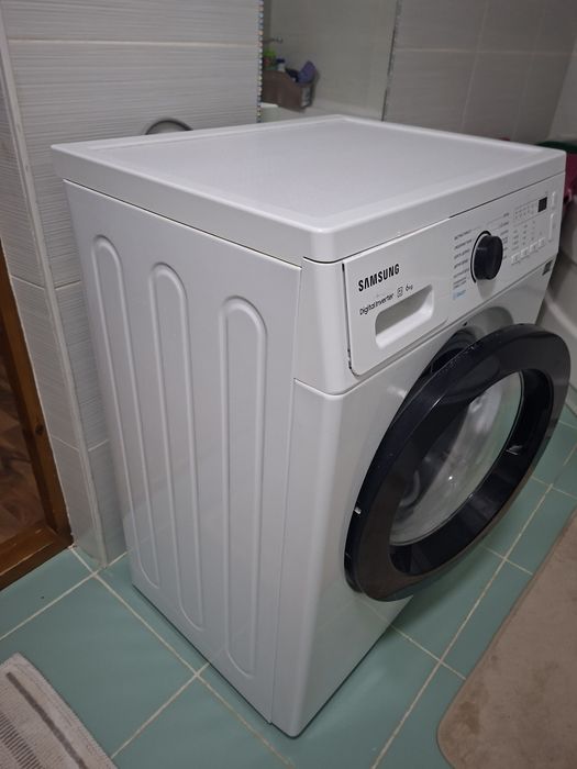 Продам машинку стиральную