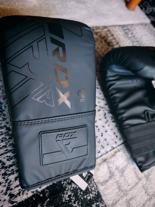 Manusi  de box rdx kara