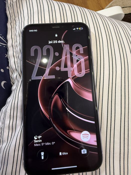 Iphone 11 culoarea mov