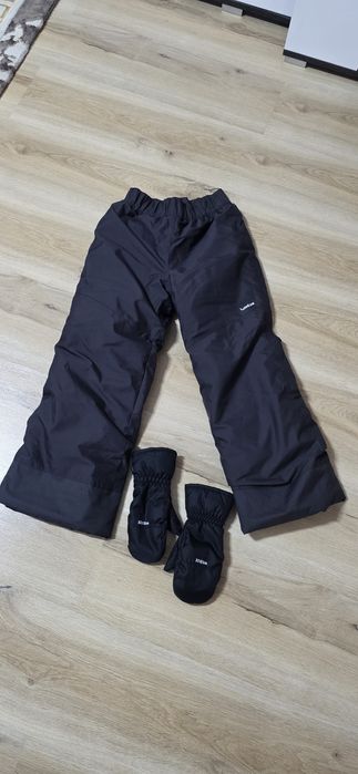 Pantaloni si mănusi impremiabili pt zapada Dechatlon