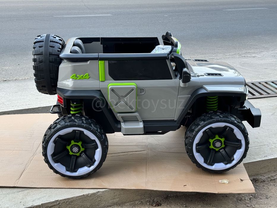 Детский электромобиль Джип 12V 4x4 до 80 кг с пультом и музыкой