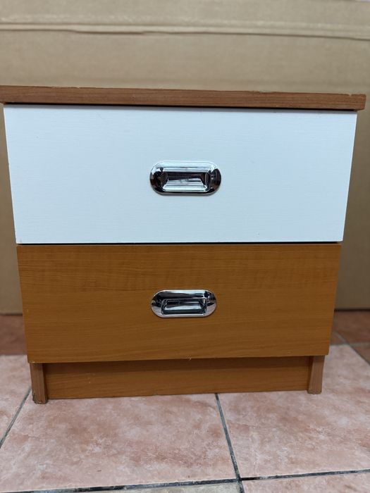 Noptiere pentrudormitor