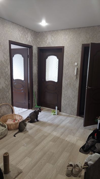 Продам квартиру трех комнатная