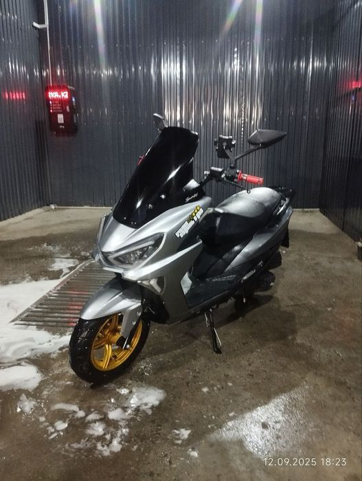 Продам мопед макси