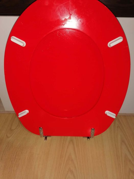 Капак за тоалетна чиния