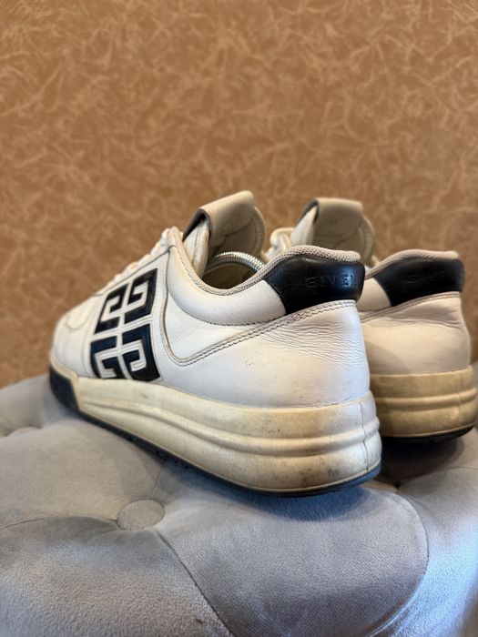 Givenchy – G4 Low Sneakers