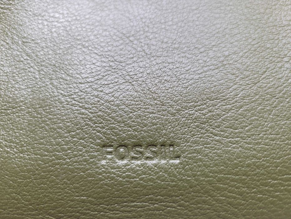 Чисто нова маркова чанта FOSSIL с подарък на ТОП цена