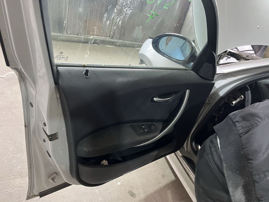 Usa stanga fata bmw seria 1