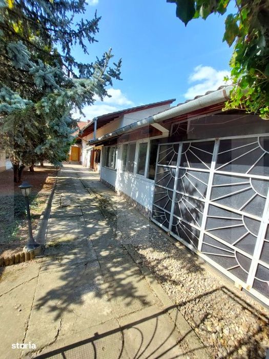 Casa de vanzare, 304 mp, zona Gradiste