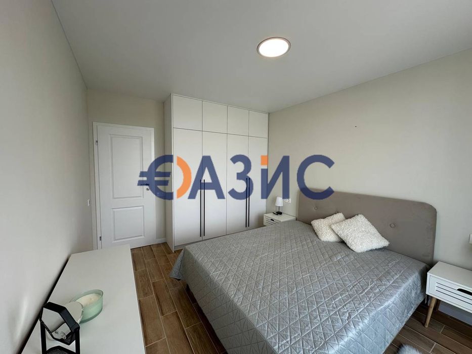 Просторен апартамент с 2 спални в комплекс" Оазис", Равда, България,